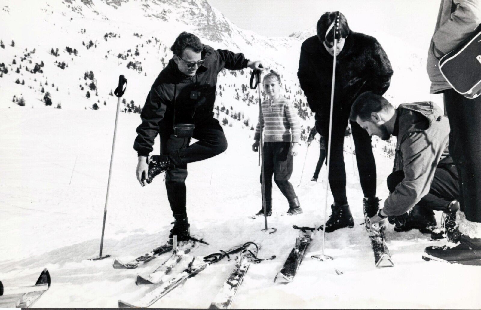56-beatles Photo-on Set Help!-paul Straps Into Skis-by Chris Kindahl-1965-dwjp